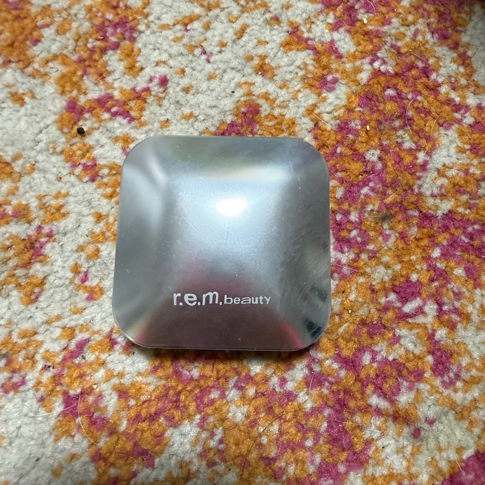 r.e.m. beauty highlighter shade miss uranus